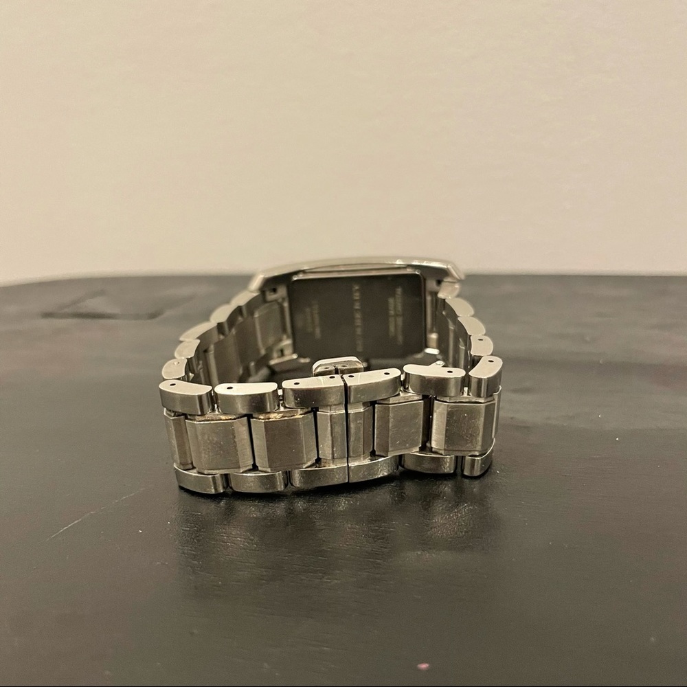 Burberry watch - Picture 4 of 4